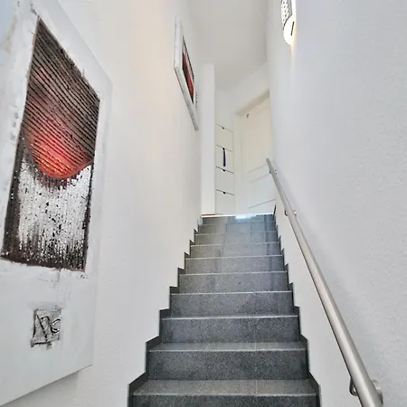 Strandallee 150a 3 *